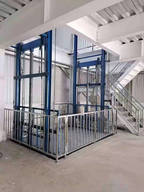 ? ? ?導(dǎo)軌式升降平臺(tái)適用范圍有哪些(圖1) ? ? ?導(dǎo)軌式升降平臺(tái)適用范圍有哪些(圖1)